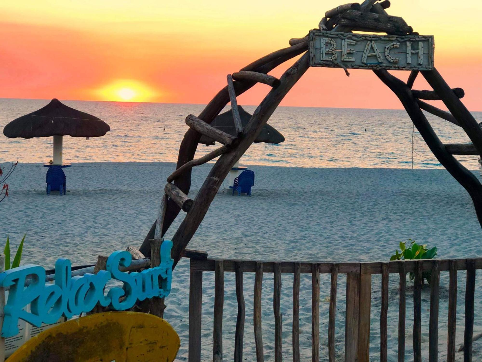 Club Monet Beachfront Resort By Cocotel Cabangan Exterior photo
